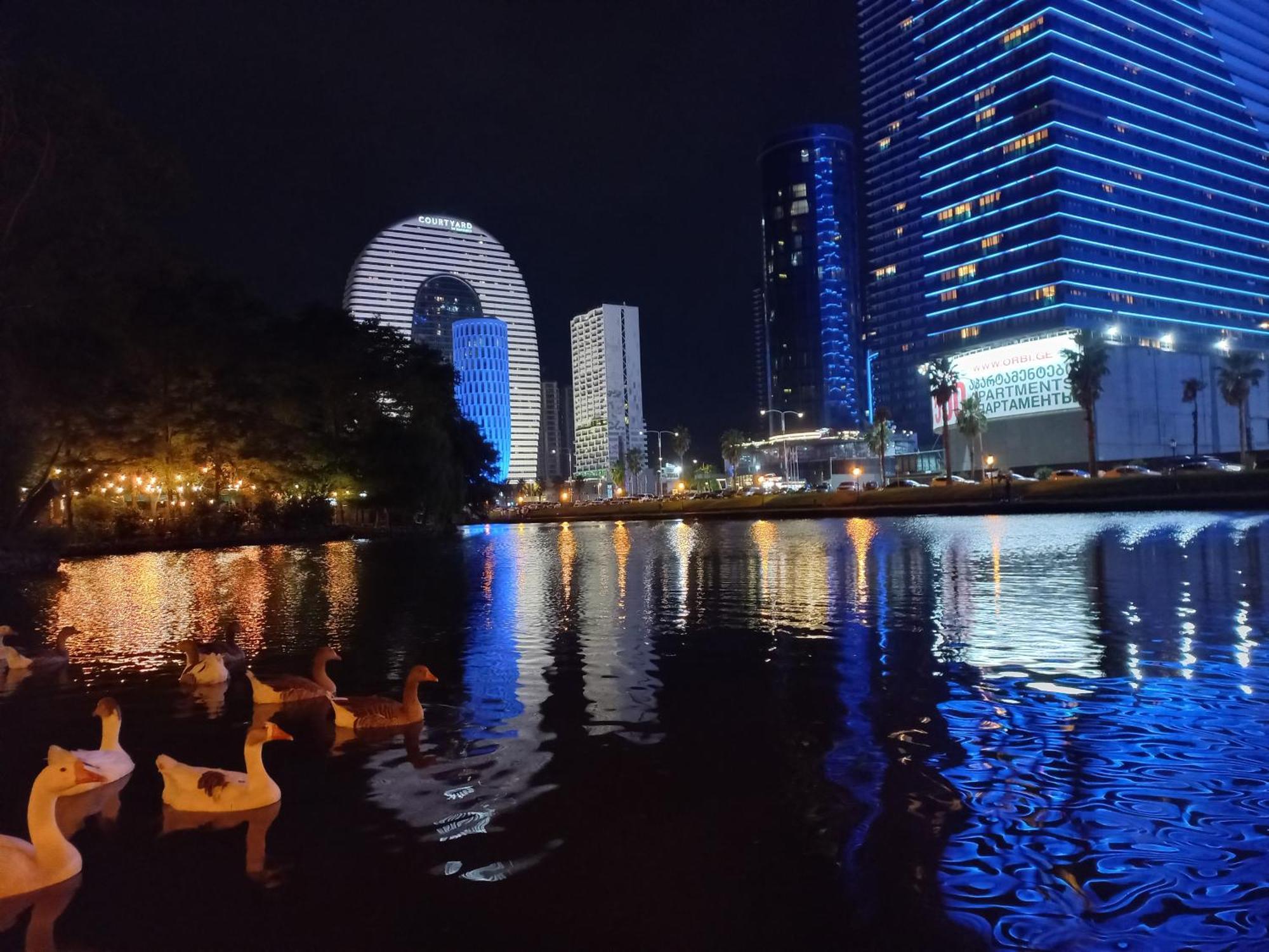 Dream View In Orbi City In 巴统 外观 照片
